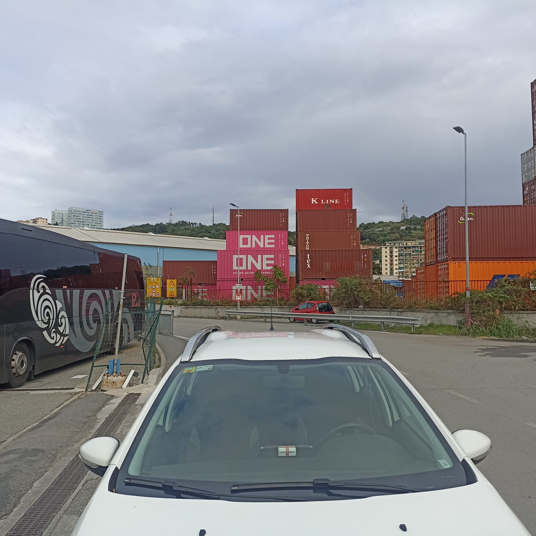2024 10 04 aeroporto Genova e deposito containers 01